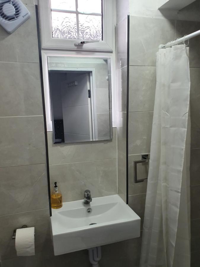 בורי Beautiful Rooms Shaw St And Pine St מראה חיצוני תמונה