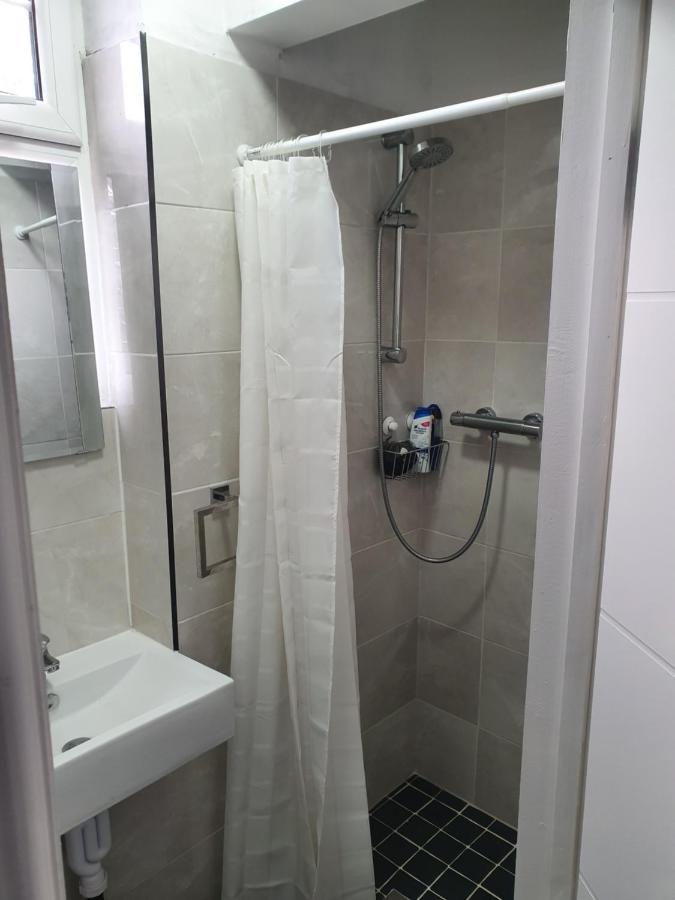 בורי Beautiful Rooms Shaw St And Pine St מראה חיצוני תמונה